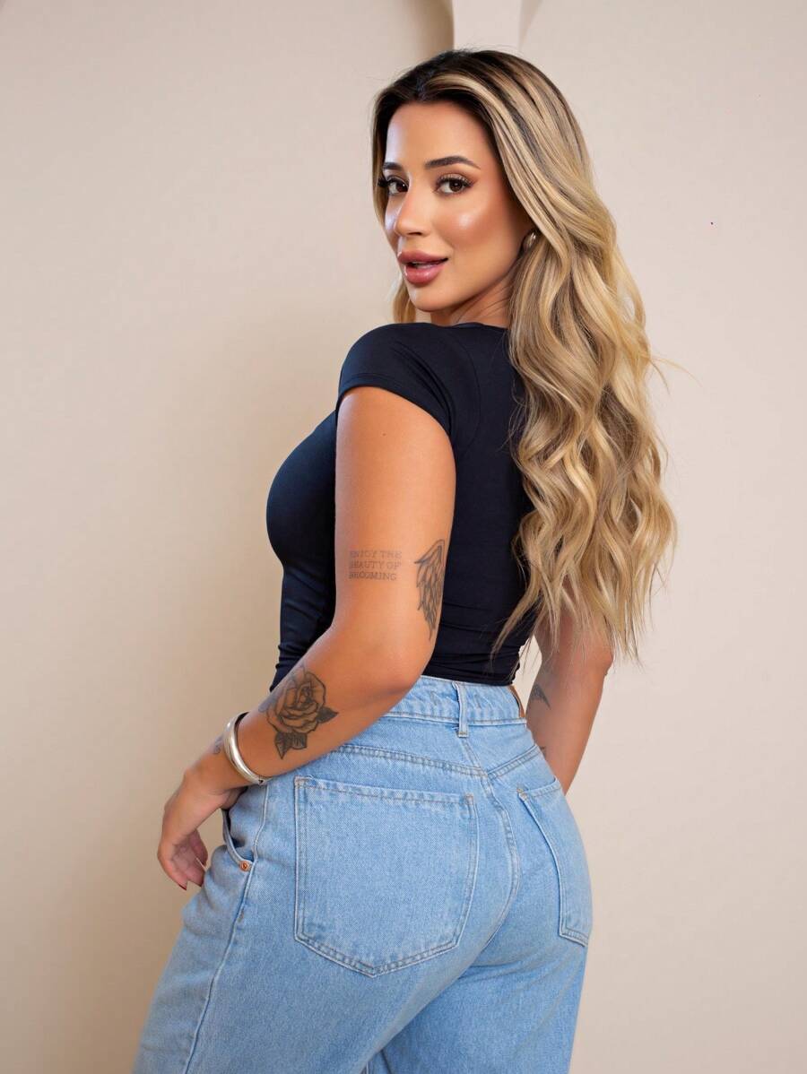 Blusa Feminina Básica Decote Quadrado Manga Curta Baby Look