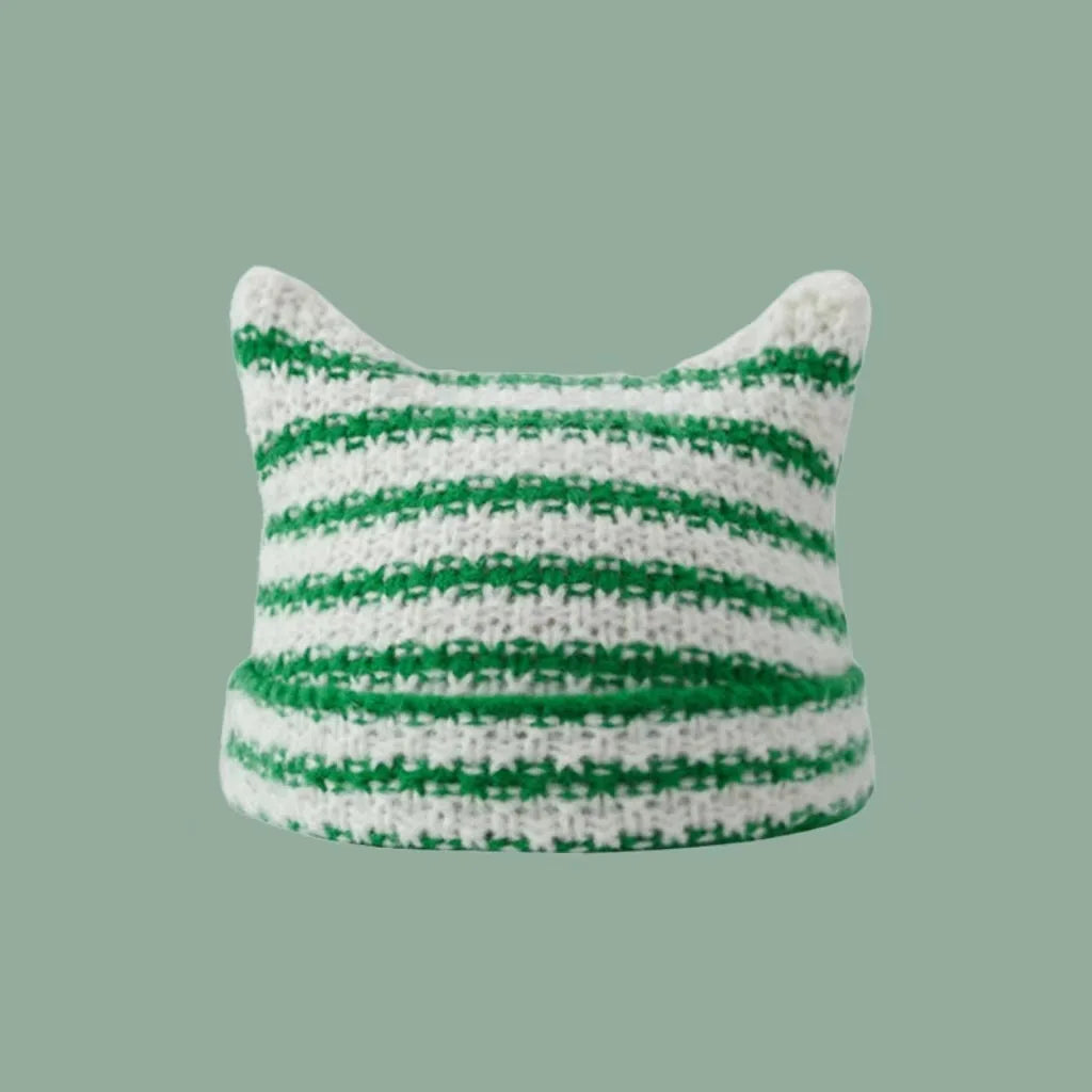 Gorro Feminino Listrado com Estilo Kawaii e Orelhas de Gato – (Promoção de Inverno 2025)