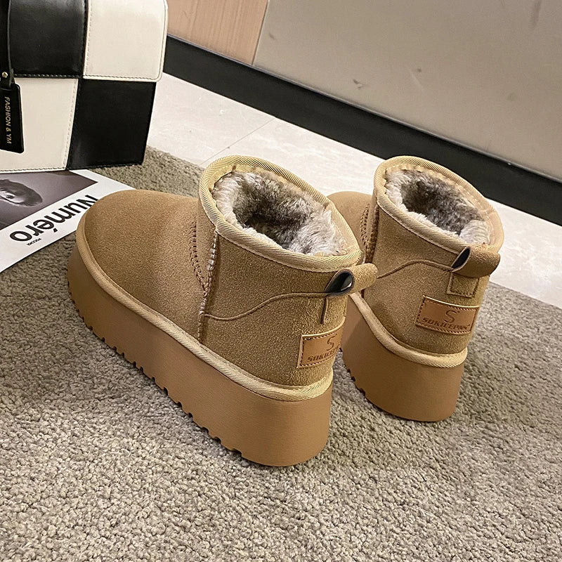 Bota Feminina Curta Acolchoada Plataforma Confortável - (Promoção de Inverno 2025)