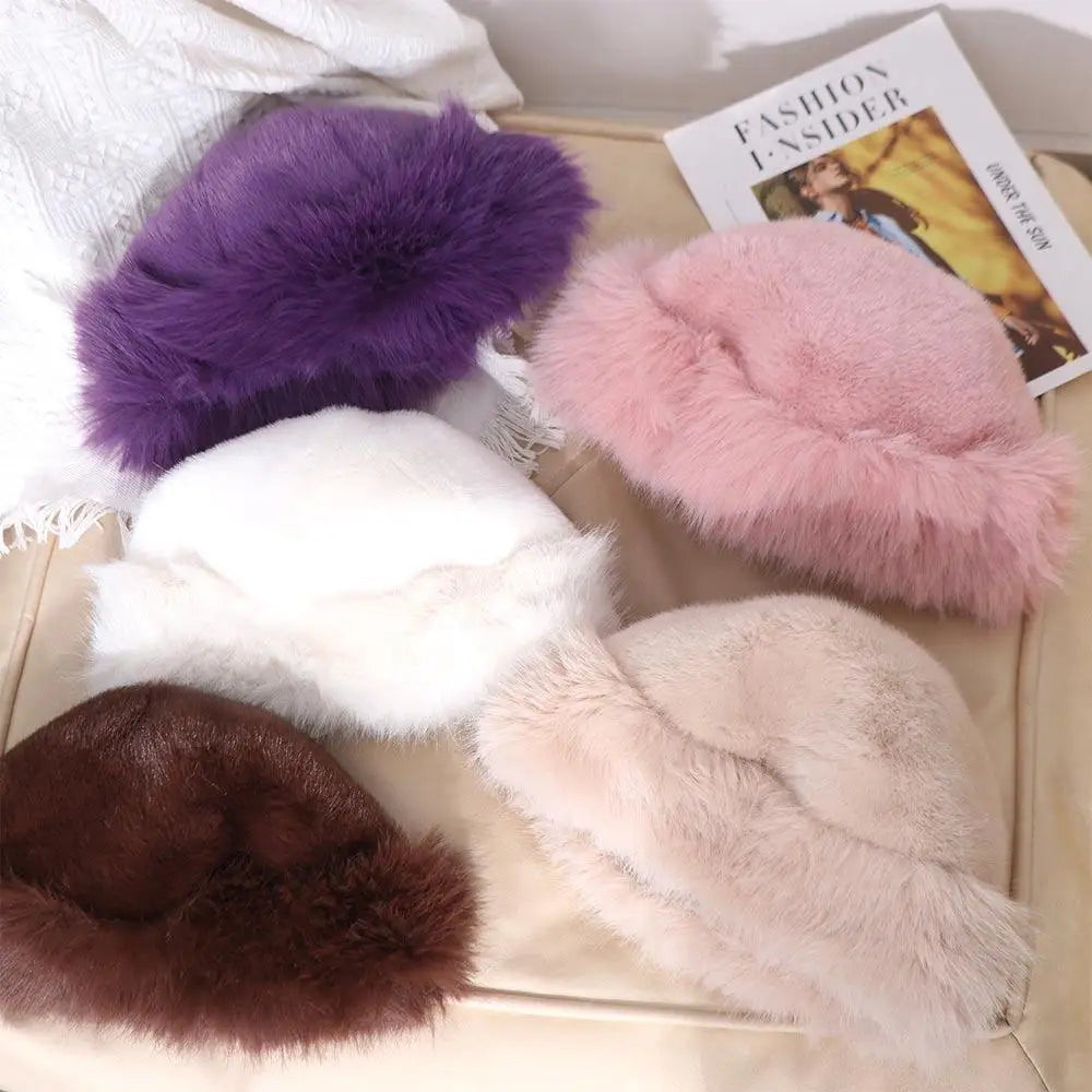 Chapéu Feminino de Inverno Estilo Coreano com Pelúcia Fofa – (Promoção de Inverno 2025)