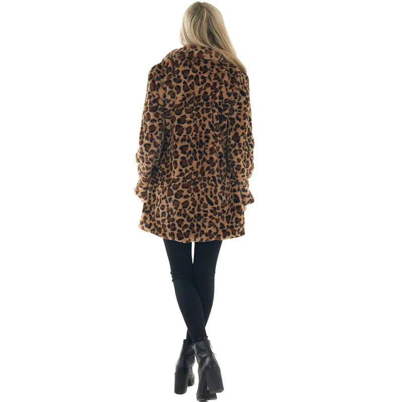 Casaco Feminino Longo Peluciado com Estampada – (Promoção de Inverno 2025)