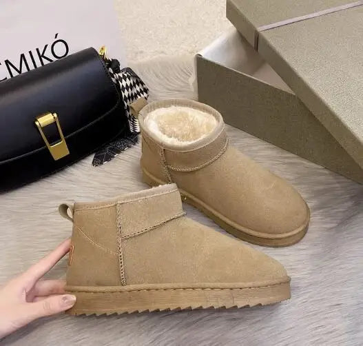 Bota Feminina Curta Acolchoada Plataforma Confortável - (Promoção de Inverno 2025)