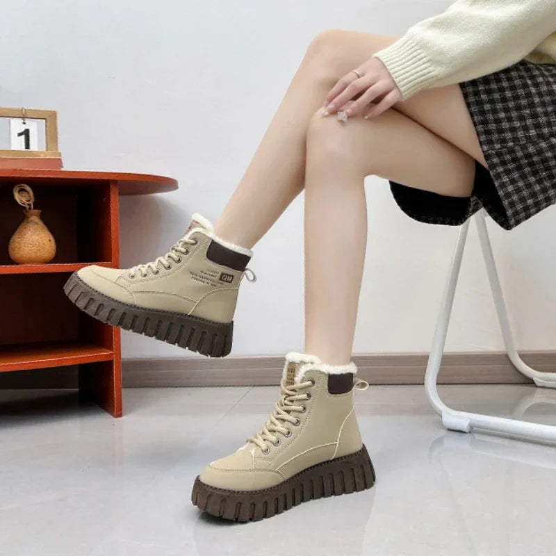 Bota Feminina de Inverno com Plataforma Forro Confortável Estilo Esportivo Casual – (Promoção de Inverno 2025)