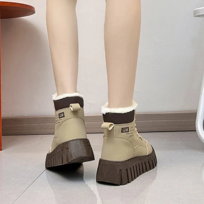 Bota Feminina de Inverno com Plataforma Forro Confortável Estilo Esportivo Casual – (Promoção de Inverno 2025)