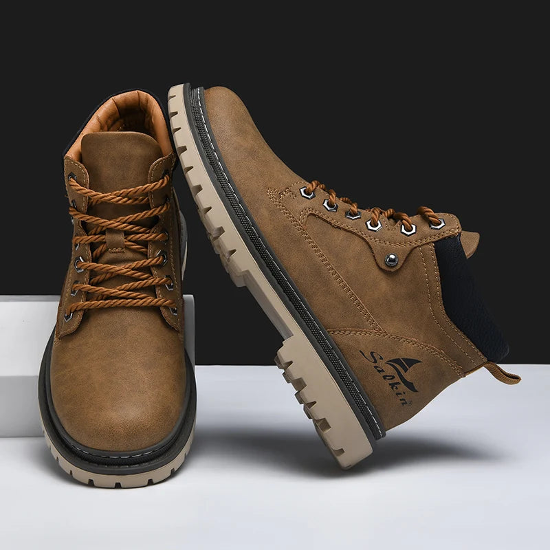 Bota Masculina de Cano Alto para Trilhas com Design Artesanal Solado Antiderrapante – (Promoção de Inverno 2025)