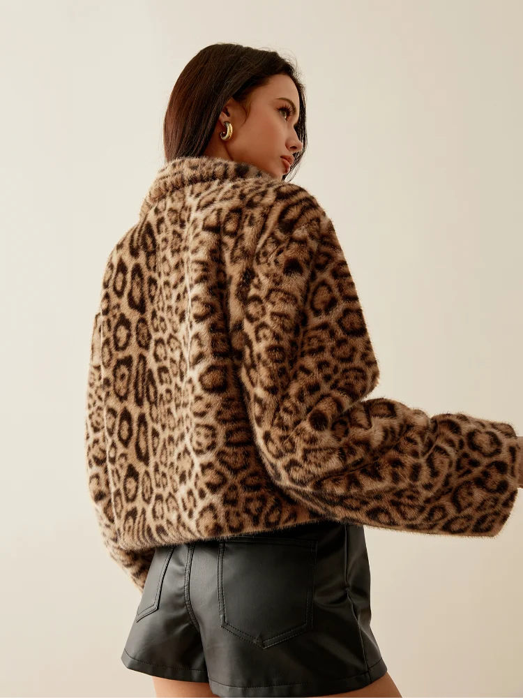 Jaqueta Feminina Estampada Forro Peluciado Fechamento em Zíper – (Promoção de Inverno 2025)