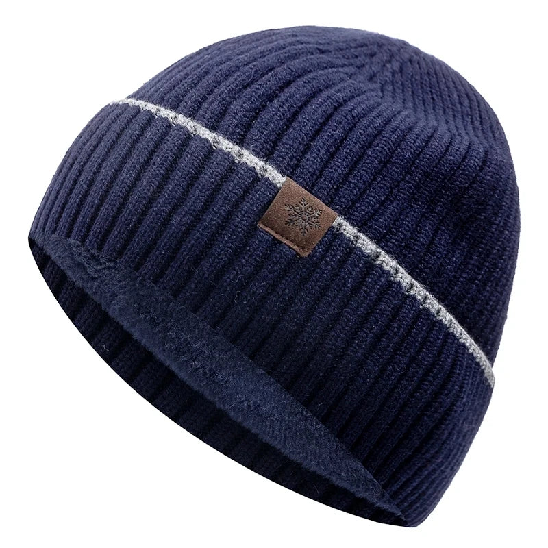 Gorro Macio com Malha Grossa e Detalhe de Etiqueta – Para Homens e Mulheres – (Promoção de Inverno 2025)