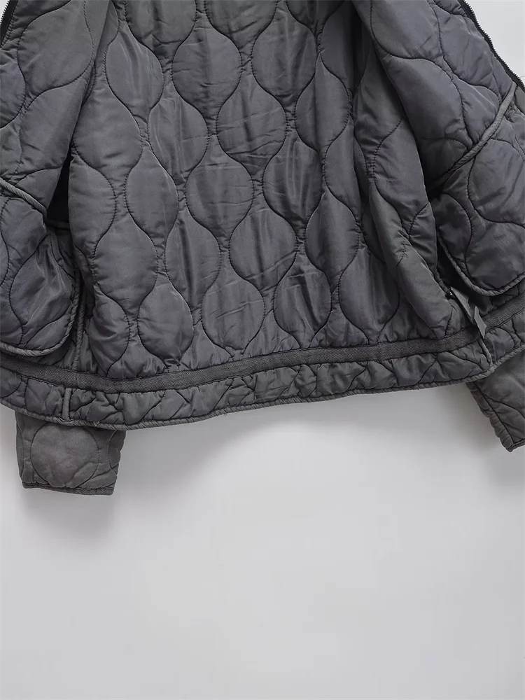Jaqueta Feminina com Gola Alta Mangas Longas Design Leve e Versátil – (Promoção de Inverno 2025)