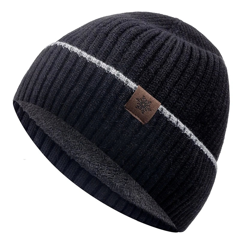 Gorro Macio com Malha Grossa e Detalhe de Etiqueta – Para Homens e Mulheres – (Promoção de Inverno 2025)