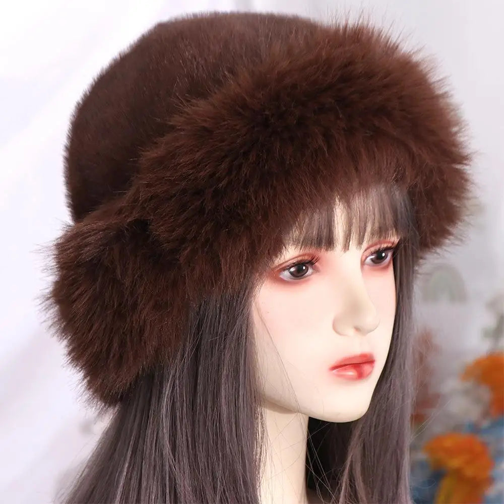 Chapéu Feminino de Inverno Estilo Coreano com Pelúcia Fofa – (Promoção de Inverno 2025)