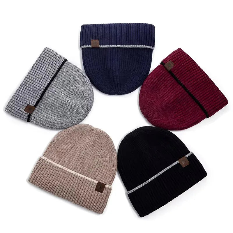 Gorro Macio com Malha Grossa e Detalhe de Etiqueta – Para Homens e Mulheres – (Promoção de Inverno 2025)