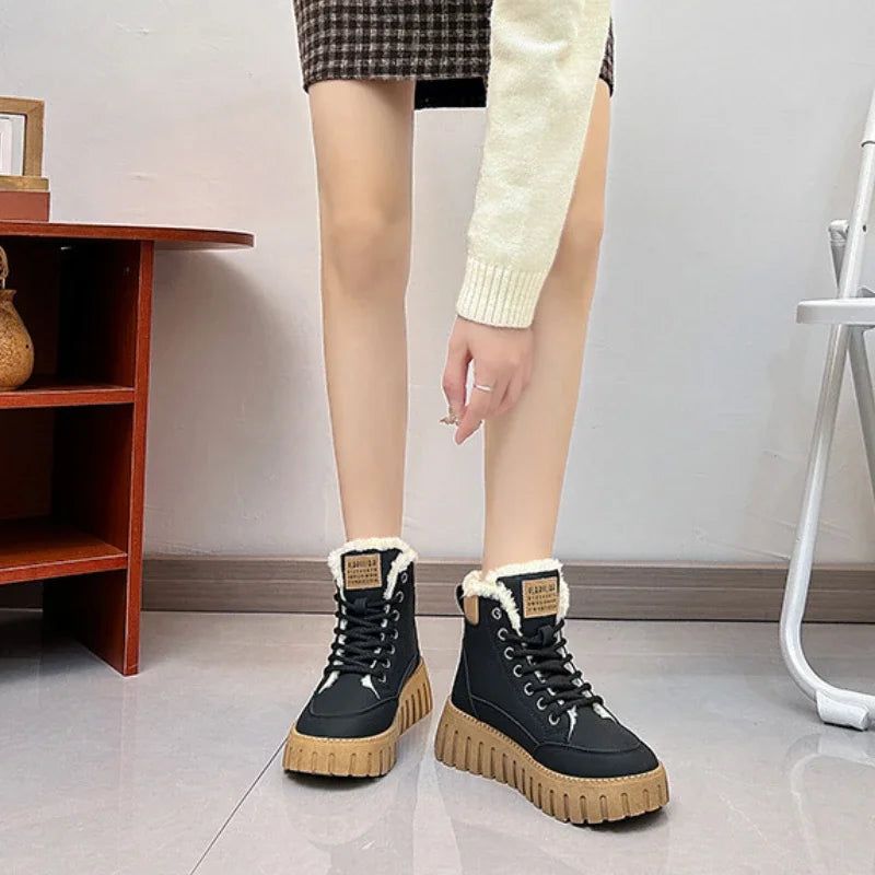 Bota Feminina de Inverno com Plataforma Forro Confortável Estilo Esportivo Casual – (Promoção de Inverno 2025)