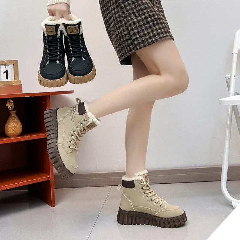 Bota Feminina de Inverno com Plataforma Forro Confortável Estilo Esportivo Casual – (Promoção de Inverno 2025)