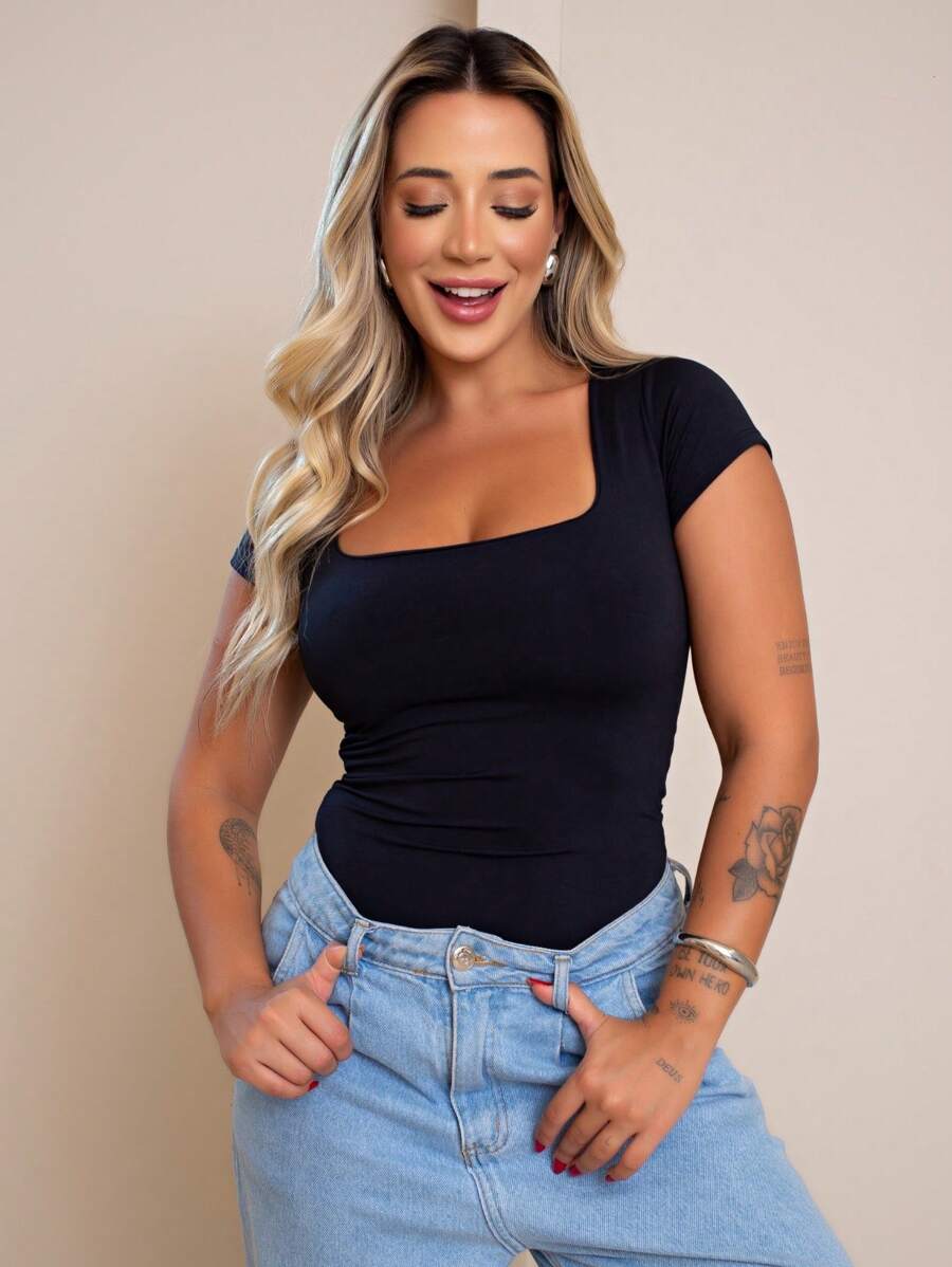 Blusa Feminina Básica Decote Quadrado Manga Curta Baby Look
