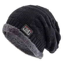Touca de Inverno Unissex com Detalhe de Letra e Conforto Térmico Reforçado – (Promoção de Inverno 2025)