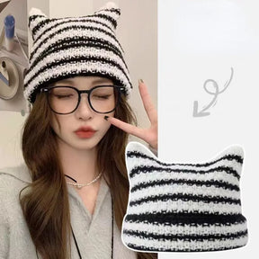 Gorro Feminino Listrado com Estilo Kawaii e Orelhas de Gato – (Promoção de Inverno 2025)