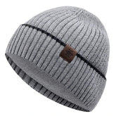 Gorro Macio com Malha Grossa e Detalhe de Etiqueta – Para Homens e Mulheres – (Promoção de Inverno 2025)
