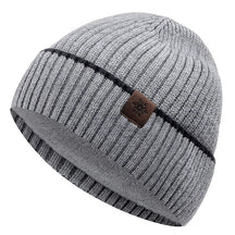 Gorro Macio com Malha Grossa e Detalhe de Etiqueta – Para Homens e Mulheres – (Promoção de Inverno 2025)