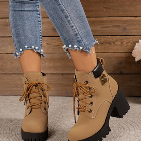 Bota Feminina Retrô de Cano Curto com Salto Grosso Bico Arredondado – (Promoção de Inverno 2025)