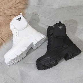 Bota Feminina Estilo Motoqueira com Cadarço Plataforma – (Promoção de Inverno 2025)