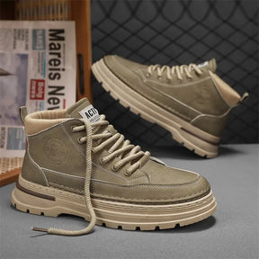 Bota Masculina de Cano Alto com Solado Grosso Antiderrapante Estilo Esportivo Casual – (Promoção de Inverno 2025)