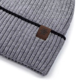 Gorro Macio com Malha Grossa e Detalhe de Etiqueta – Para Homens e Mulheres – (Promoção de Inverno 2025)