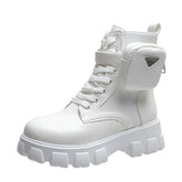 Bota Feminina Estilo Motoqueira com Cadarço Plataforma – (Promoção de Inverno 2025)