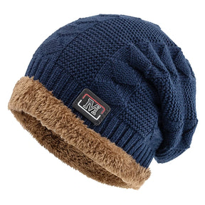 Touca de Inverno Unissex com Detalhe de Letra e Conforto Térmico Reforçado – (Promoção de Inverno 2025)