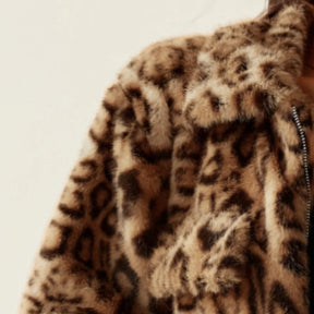 Jaqueta Feminina Estampada Forro Peluciado Fechamento em Zíper – (Promoção de Inverno 2025)