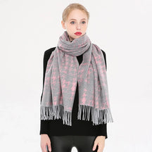 Cachecol Feminino Bicolor com Franjas e Tecido Tipo Cashmere – (Promoção de Inverno 2025)