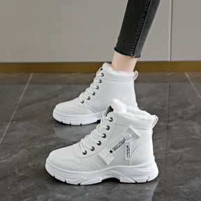 Bota Feminina de Cano Curto com Solado Grosso Forro Aveludado Estilo Casual Esportivo – (Promoção de Inverno 2025)