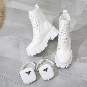 Bota Feminina Estilo Motoqueira com Cadarço Plataforma – (Promoção de Inverno 2025)